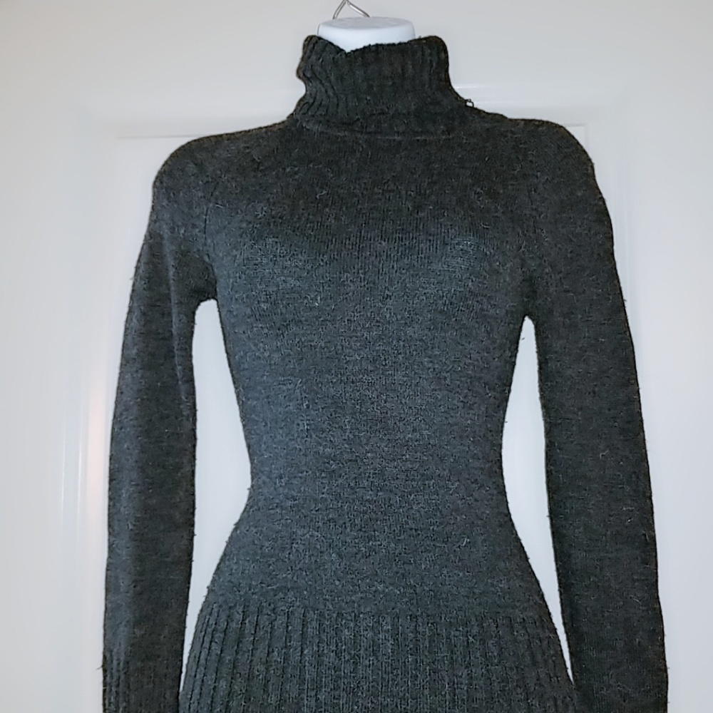 Urban behavior gray fitted sweater